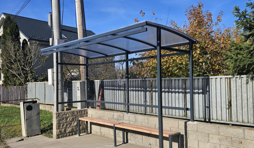 Autobusová zastávka na Ukrajinskej ulici-výmena Autobusová zastávka na Ukrajinskej ulici-výmena