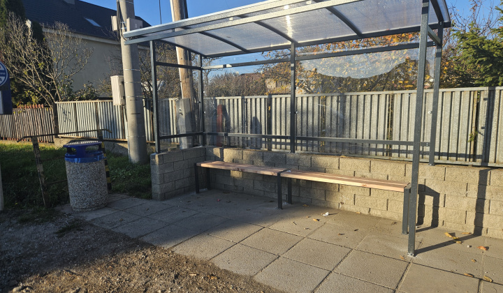 3. fotografia fotogalérie Autobusová zastávka na Ukrajinskej ulici-výmena