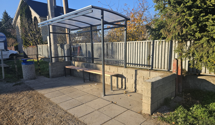 4. fotografia fotogalérie Autobusová zastávka na Ukrajinskej ulici-výmena