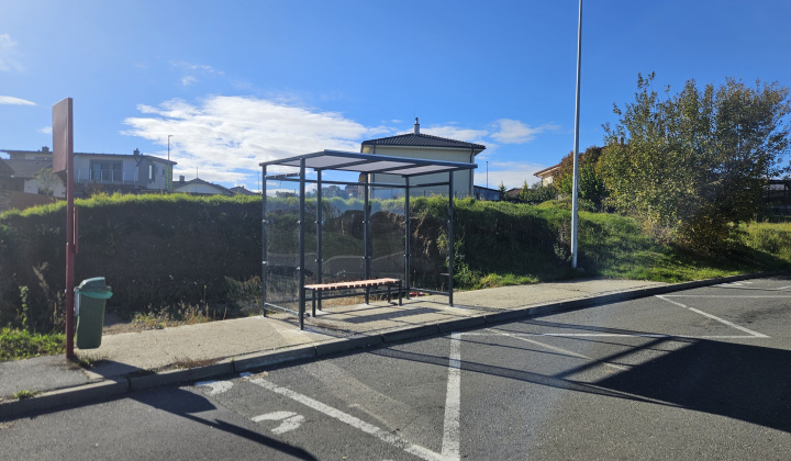 2. fotografia fotogalérie Autobusová zastávka v lokalite IBV Na Hore- konečná