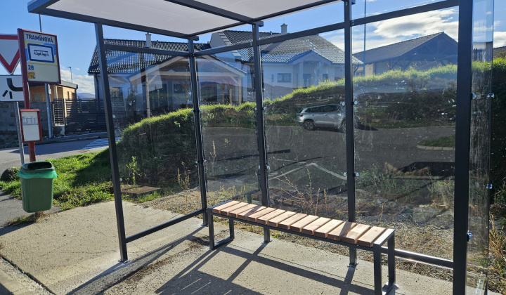 5. fotografia fotogalérie Autobusová zastávka v lokalite IBV Na Hore- konečná