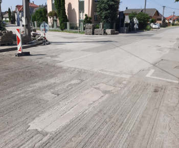 Výstavba kruhového objazdu v centre Krásnej