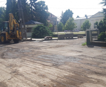 Výstavba kruhového objazdu v centre Krásnej
