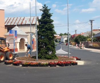 Výstavba kruhového objazdu v centre Krásnej