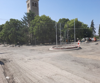 Výstavba kruhového objazdu v centre Krásnej