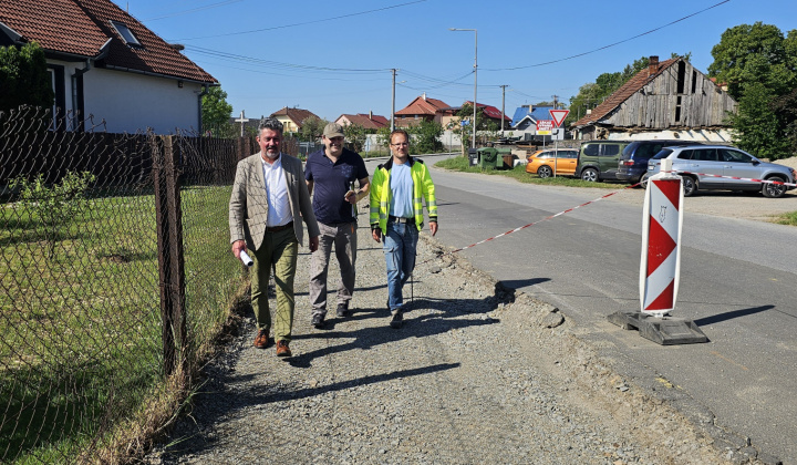 7. fotografia fotogalérie Projekt ''Miestne komunikácie'' - chodník k Majeru